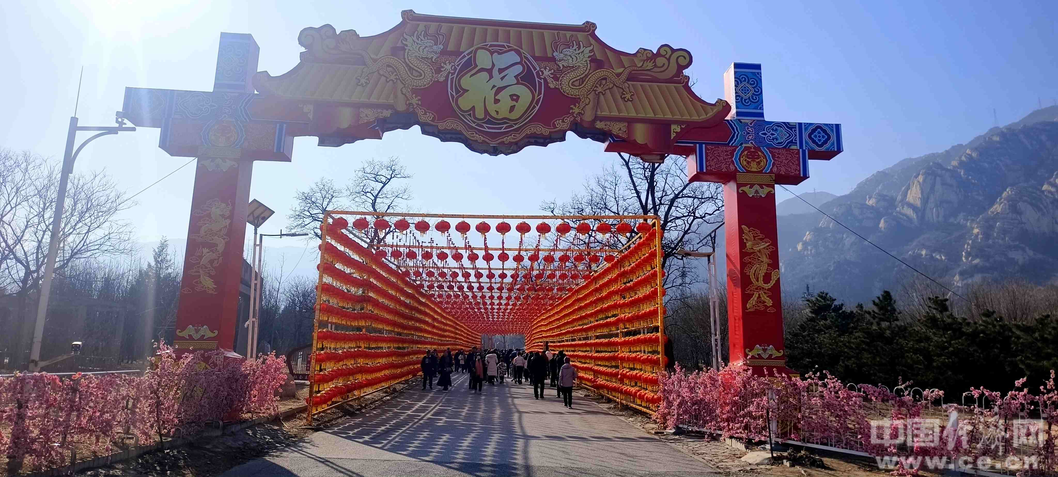 【新春走基层】北京：凤凰岭新春游园会年味足